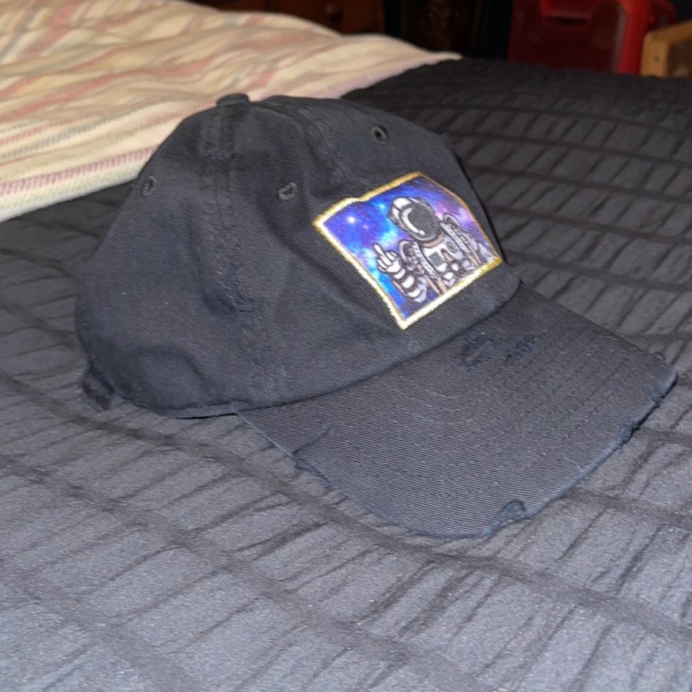 Kbethos hat - Picture 4 of 8